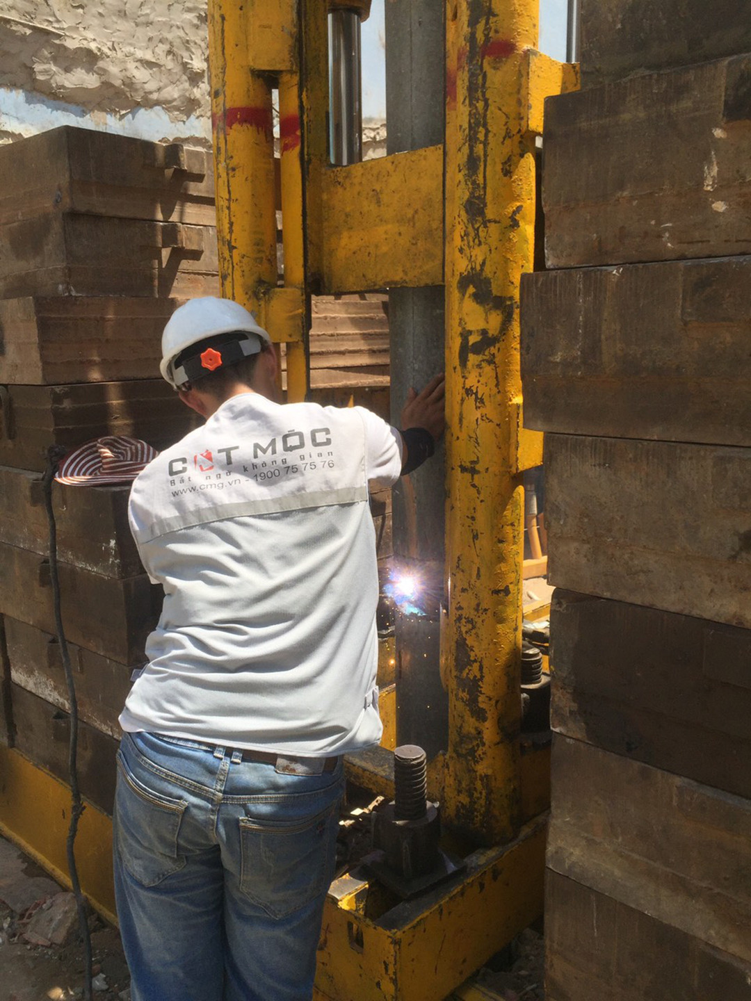 49b8ed331edae584bccb Copy