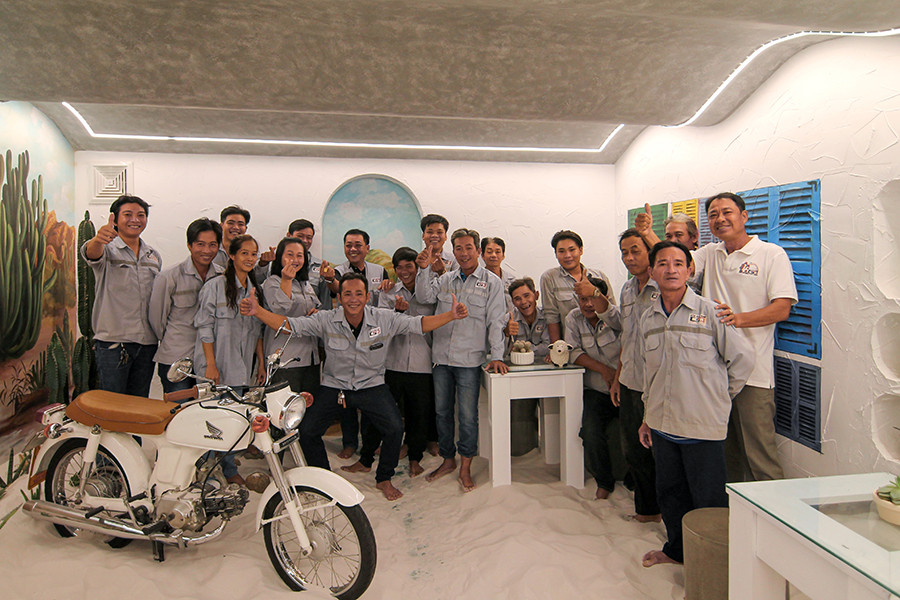 Hop Mat Anh Em Thi Cong 12