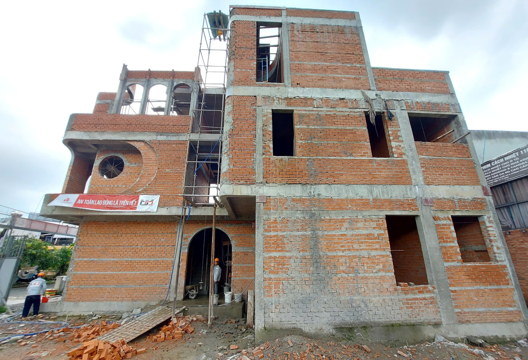 Làm sao để xây nhà không phát sinh chi phí?